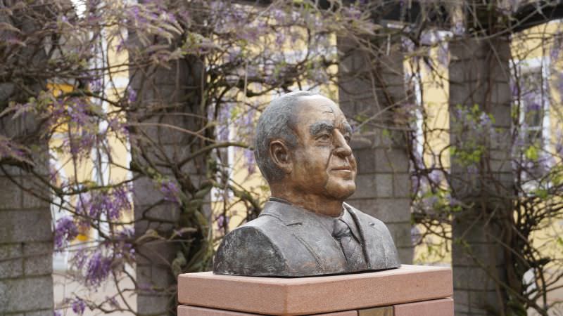 Kohl-Büste von Wolf Spitzer